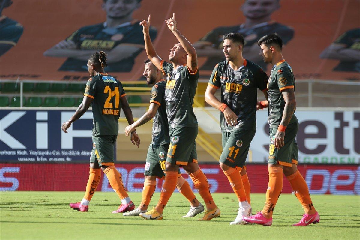 Alanyaspor'dan Hatay'a yarım düzine gol