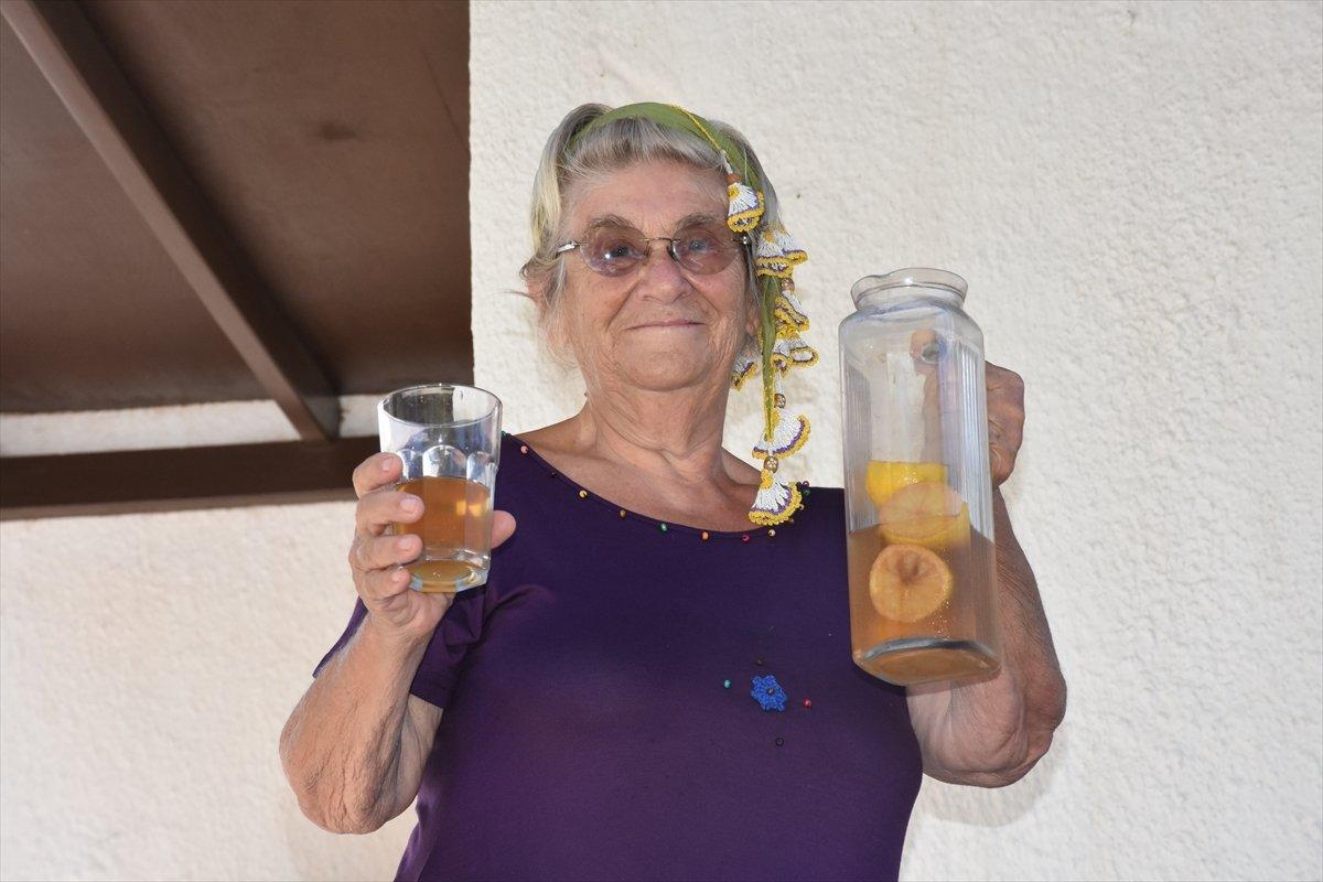 Canan Karatay, koronavirüse karşı karbonatlı gargara yapılmasını önerdi