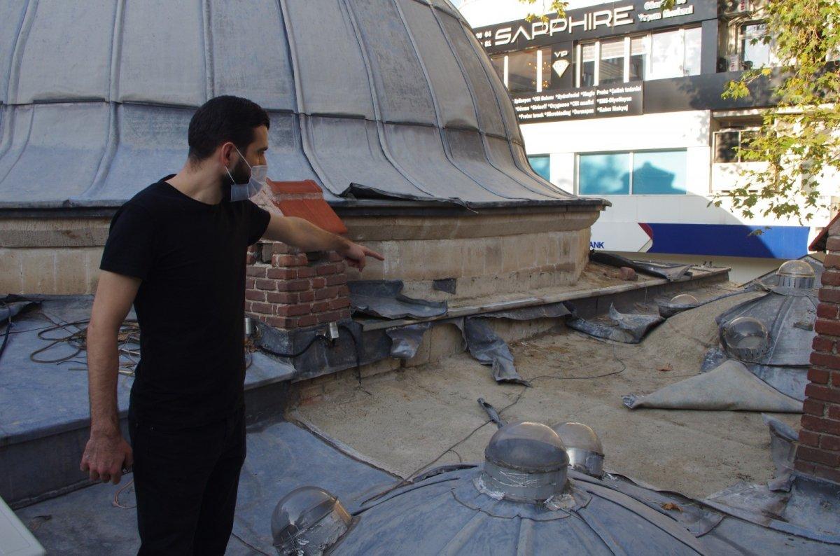 Kütahya'da 6 asırlık Küçük Hamam'ın çatısı çalındı