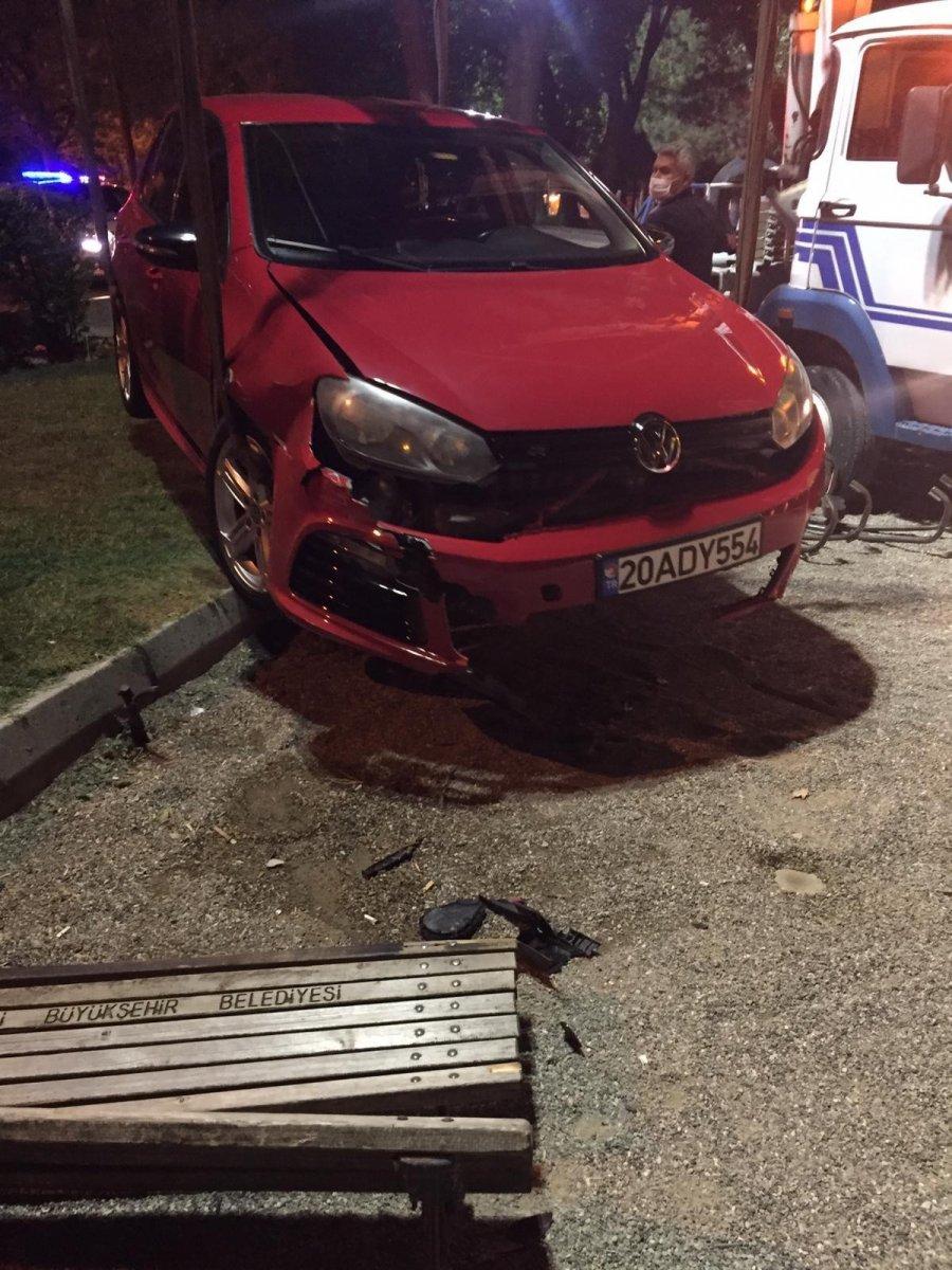 Denizli'de alkollü sürücü, çocuk parkına daldı