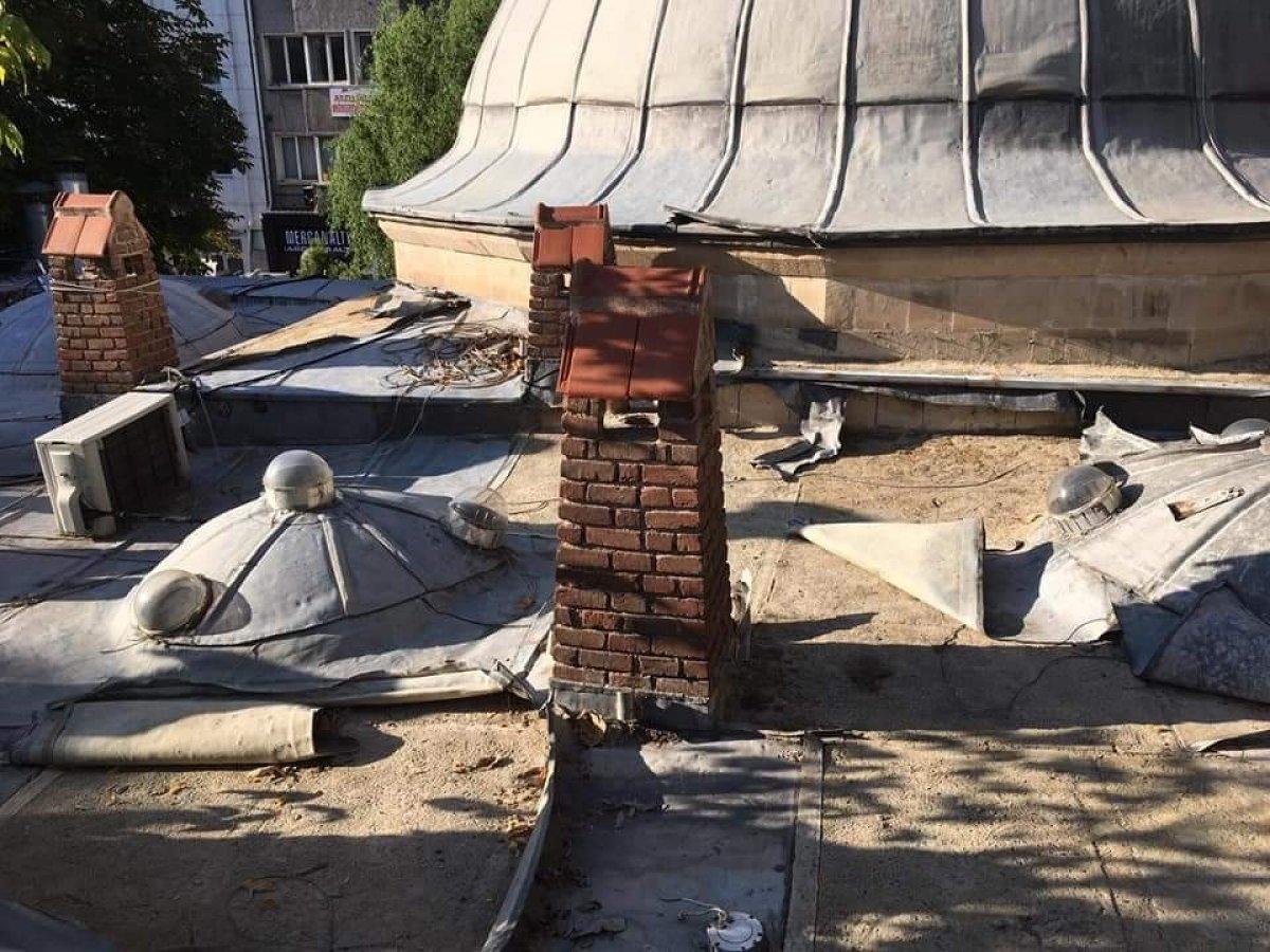 Kütahya'da 6 asırlık Küçük Hamam'ın çatısı çalındı