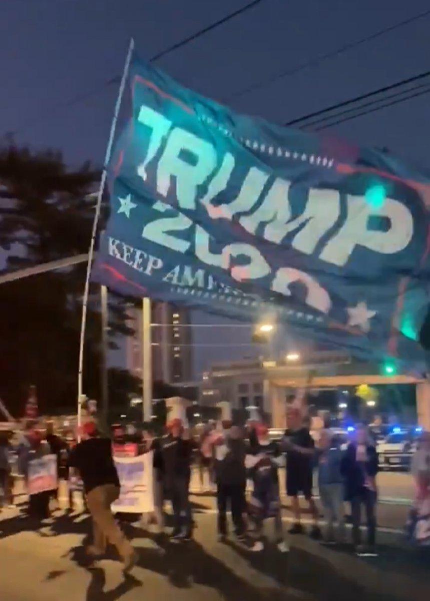 Koronavirüse yakalanan ABD Başkanı Donald Trump'a destek gösterisi