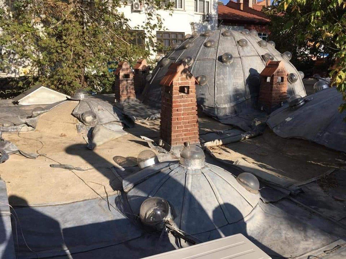 Kütahya'da 6 asırlık Küçük Hamam'ın çatısı çalındı