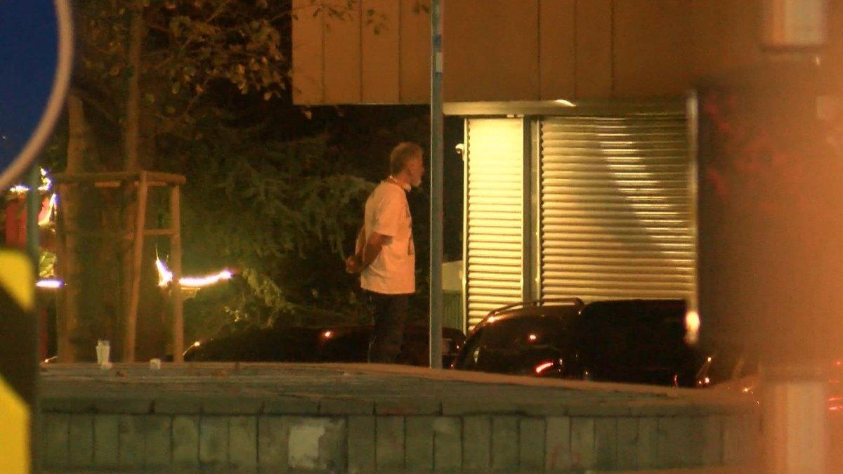 Taksim'de değnekçi bir saat için 15 lira istedi