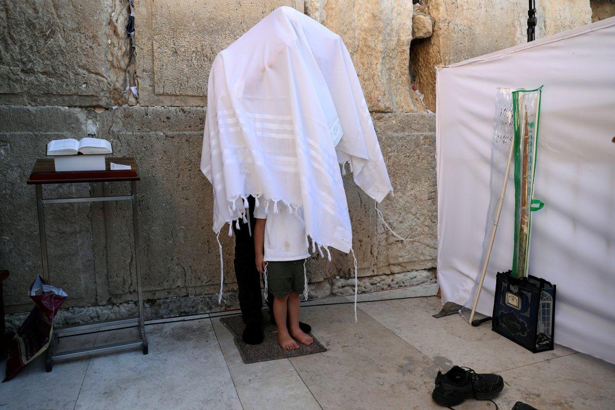 İsrail'de ikinci koronavirüs dalgasına karşı ayin yapıldı