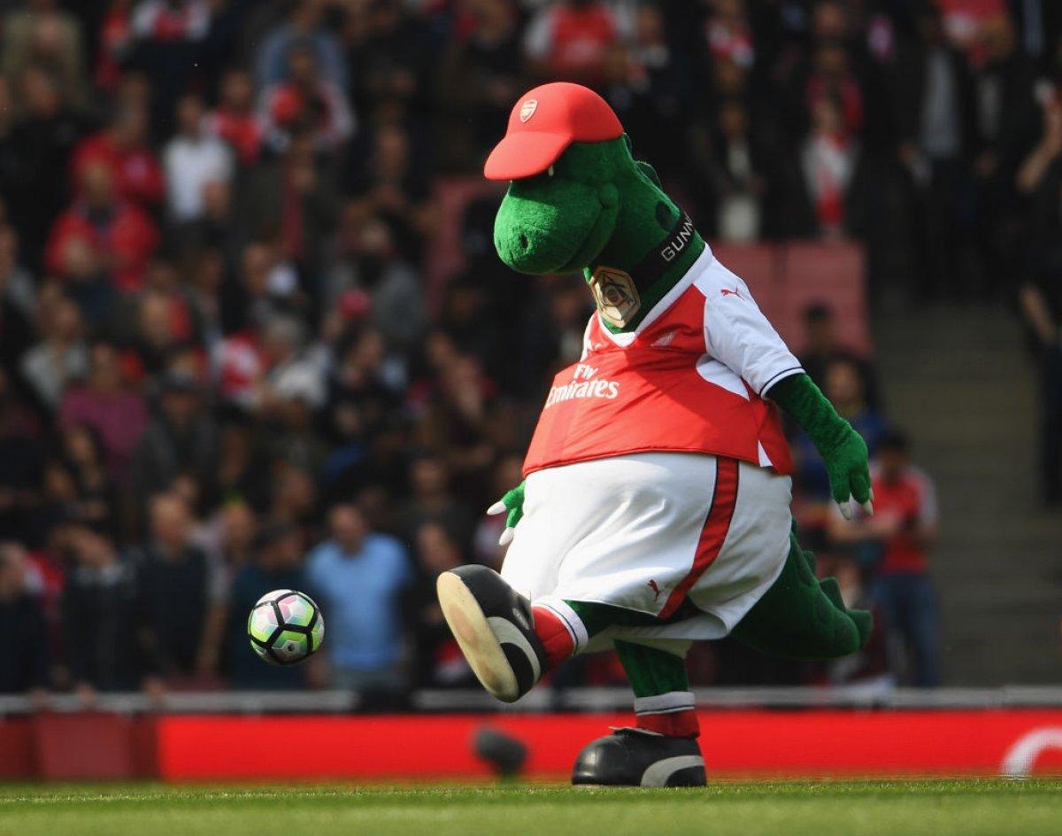 Arsenal, takım maskotu Gunnersaurus'un görevine son verdi
