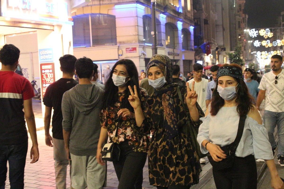 Taksim ve Ortaköy’de koronavirüs unutuldu