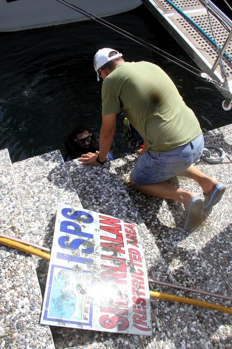 Fethiye'de dalgıçlar denizin dibini temizledi