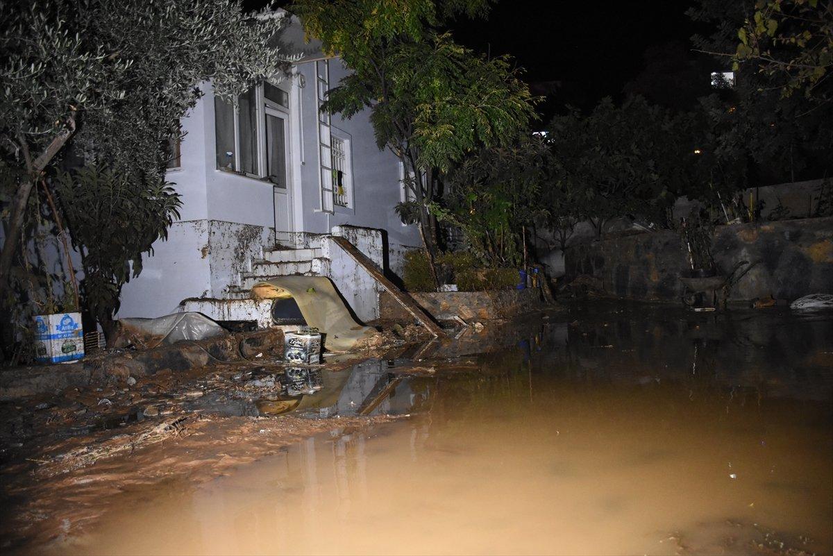 Bodrum'da içme suyu isale hattı patladı