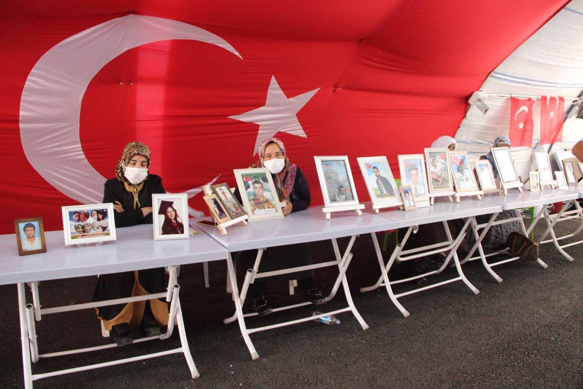 HDP önündeki ailelerin evlat nöbeti 400'üncü gününde