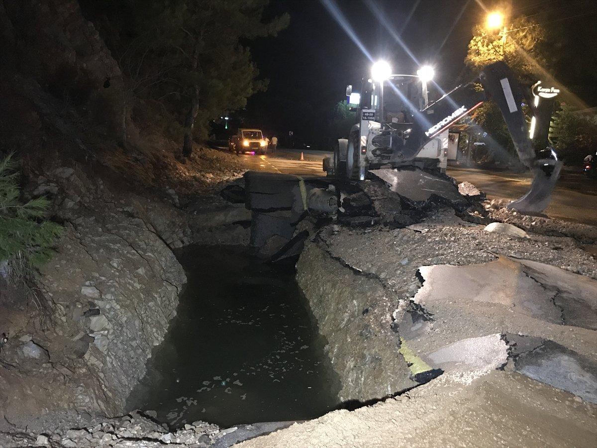 Bodrum'da içme suyu isale hattı patladı