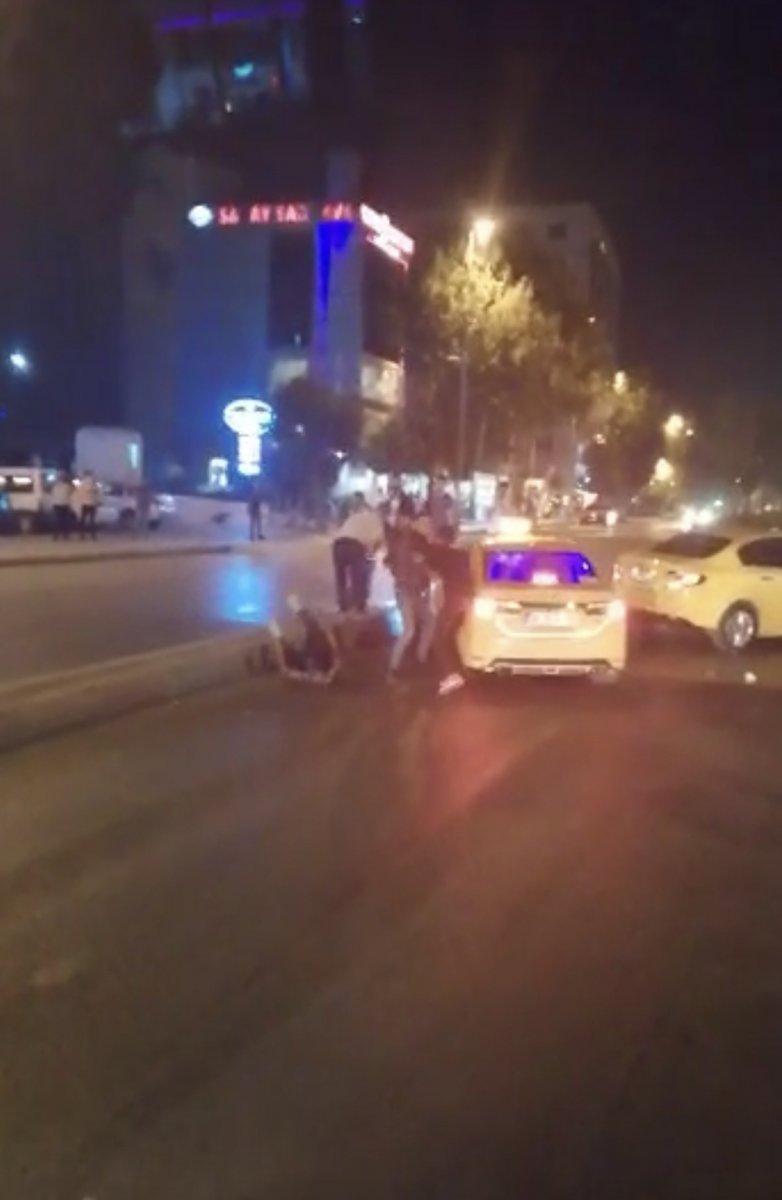 Esenyurt’ta iki taksicinin yol verme kavgası