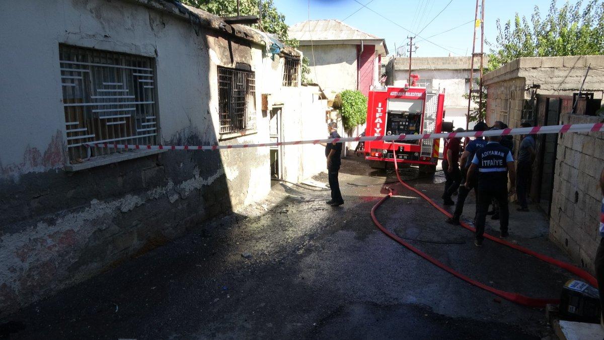 Adıyaman'da yanmaktan son anda kurtarılan 5 kardeş tedavi altına alındı