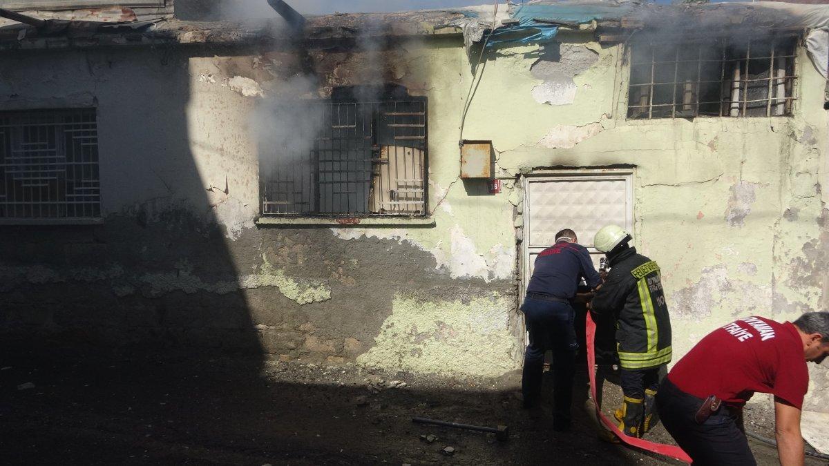 Adıyaman'da yanmaktan son anda kurtarılan 5 kardeş tedavi altına alındı