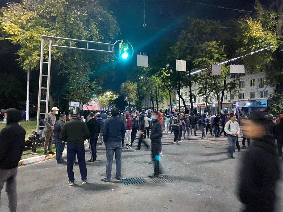 Kırgızistan'da parlamento seçimleri iptal edildi