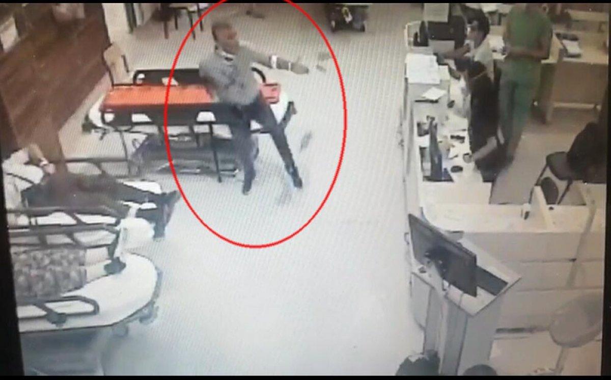 İzmir'de iki doktor, hasta ve yakını tarafından darbedildi