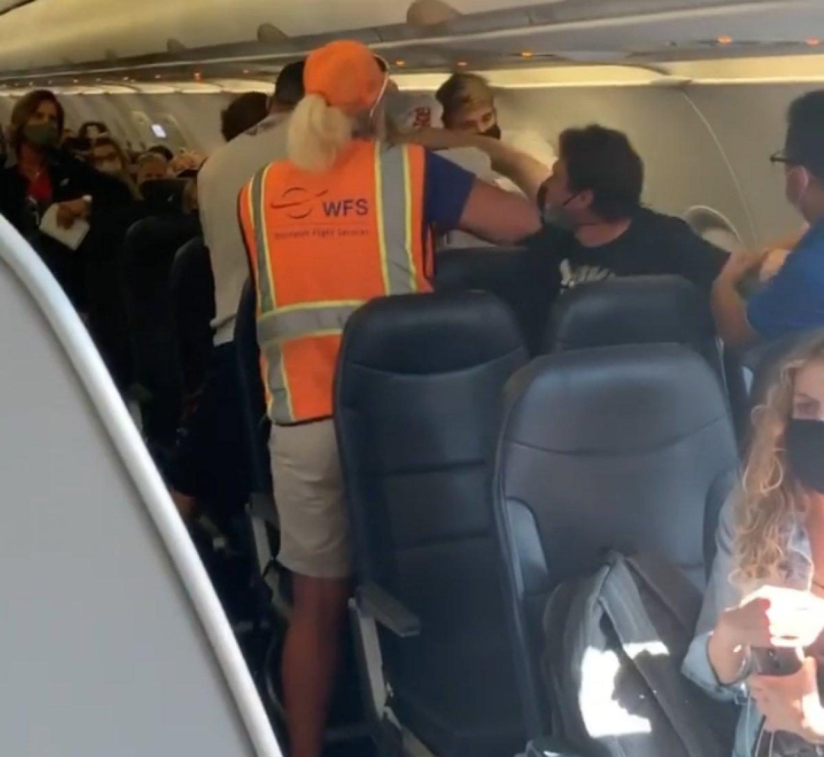 ABD'de uçakta maske kavgası