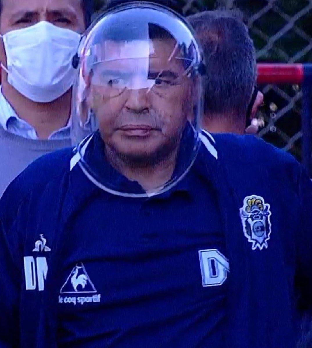 Maradona koronavirüse yakalandı