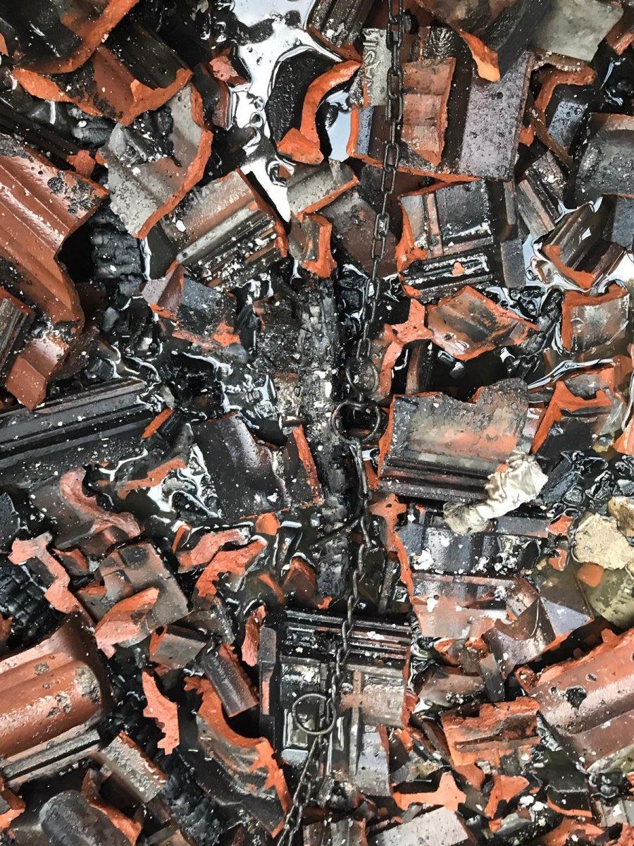 Bursa'da ayağından zincirlenmiş çocuk yangından kurtarıldı