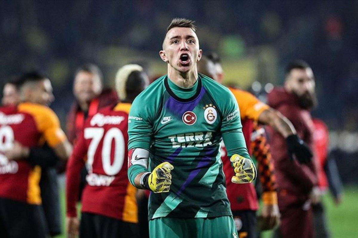 Fernando Muslera'nın lisansı çıkartıldı