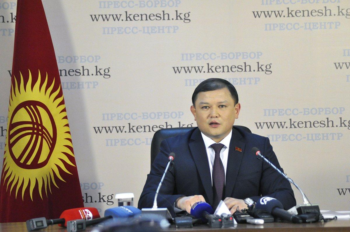 Kırgızistan'da Başbakan ve Meclis Başkanı istifa etti