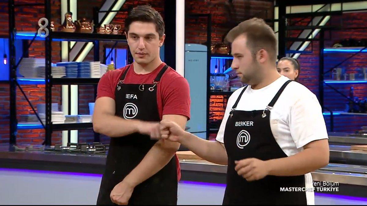 MasterChef'te Mehmet Şef Ebru'yu sert eleştirdi