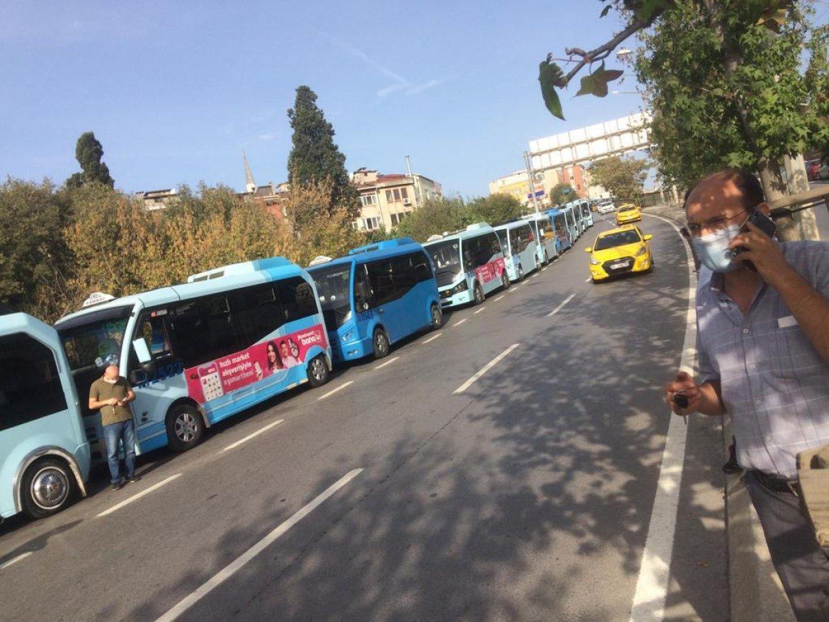 Minibüsçüler, taksi olmak için eylem yaptı