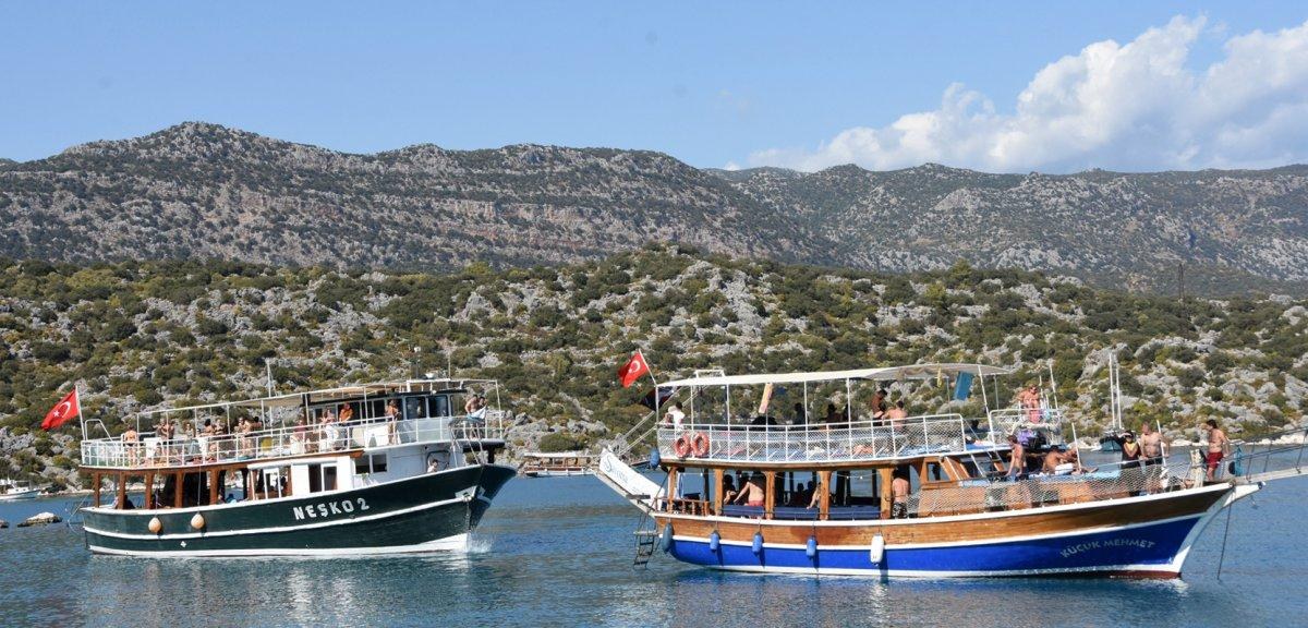 Ekim ayında Rus turistler Kekova’ya akın ediyor