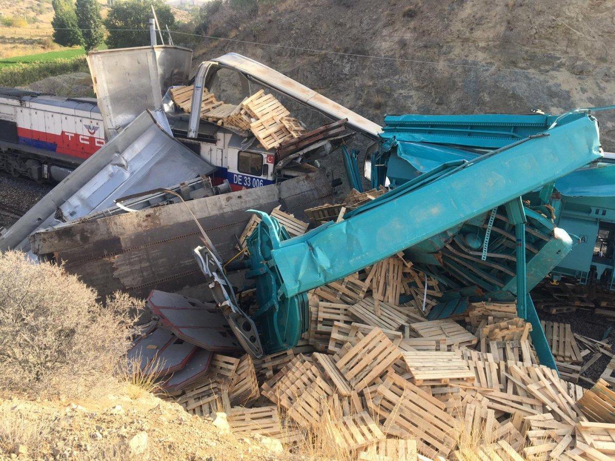 Yozgat'ta iki yük treni çarpıştı