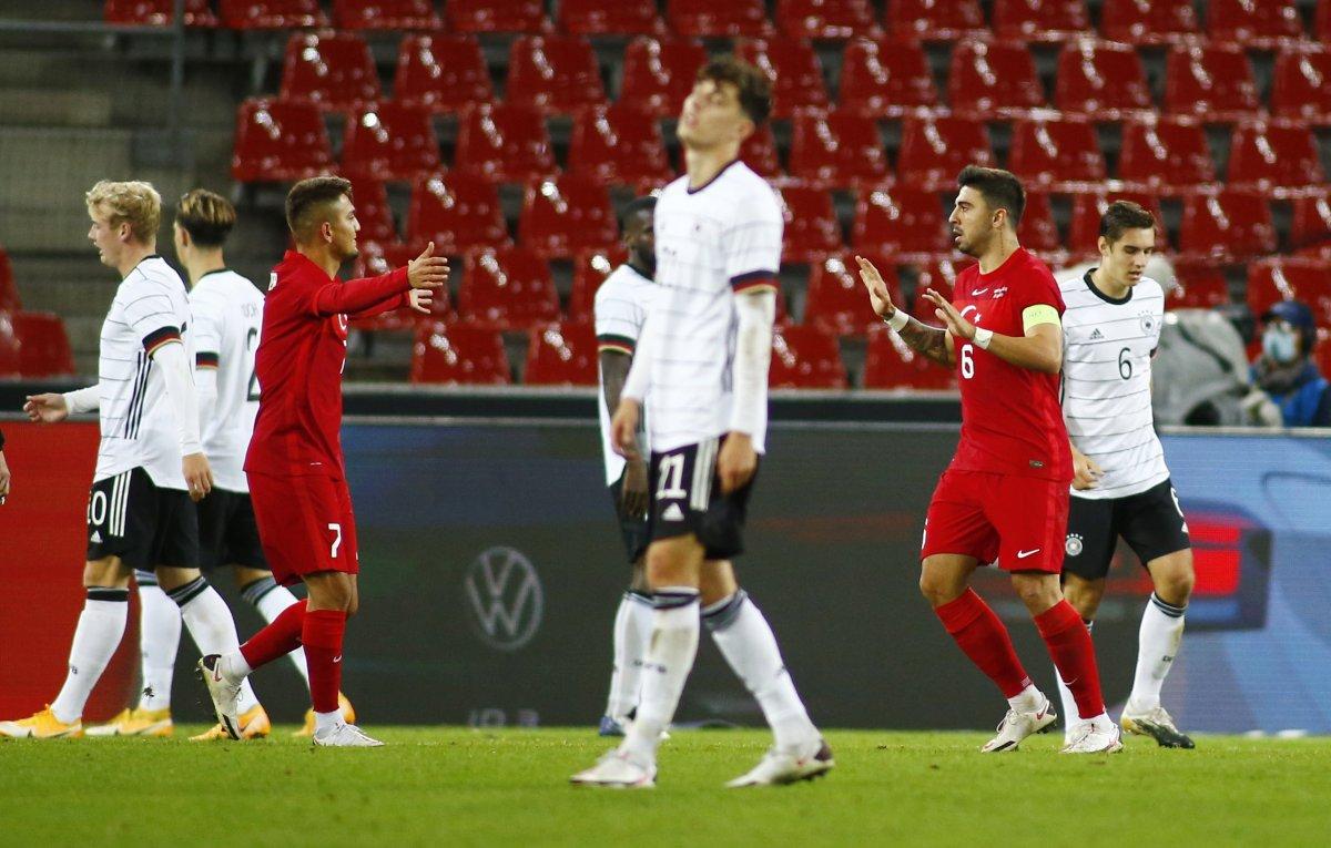 Ozan Tufan'dan Almanya'ya jeneriklik gol