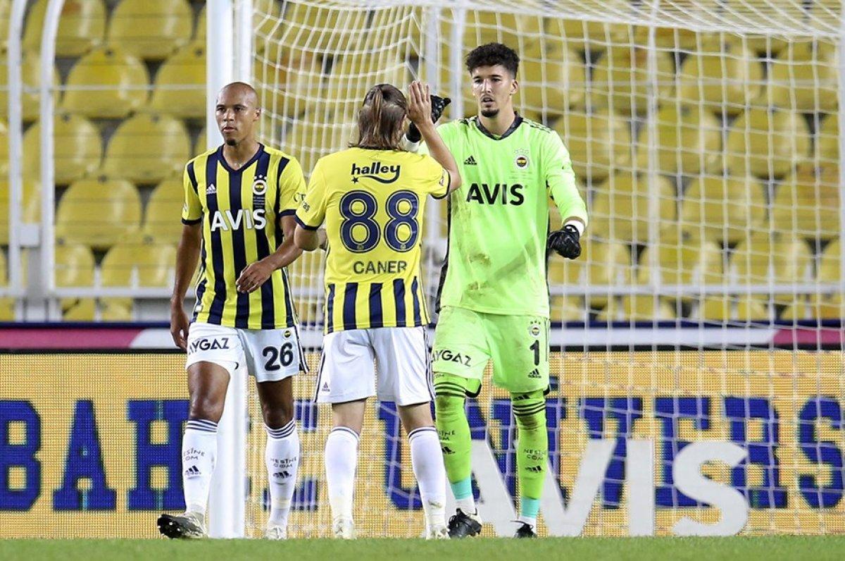 Altay Bayındır: Camiamızın şampiyonluğa ihtiyacı var