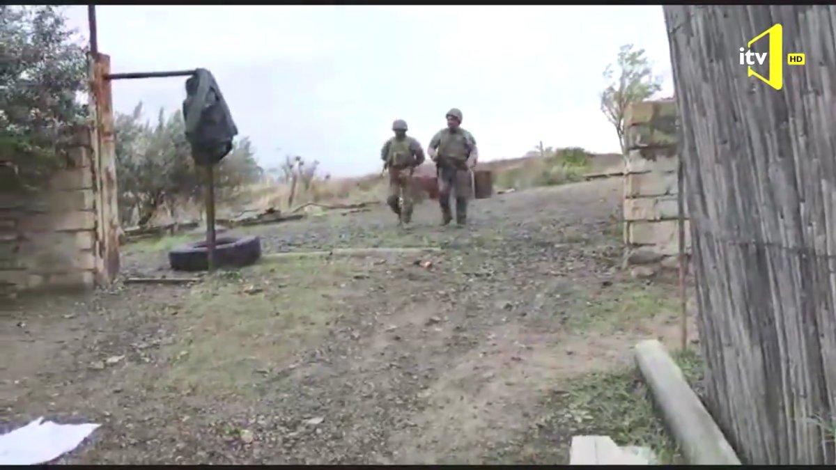 Karabağ'da Ermeni kadın, Azerbaycan askerlerine 'Evinize hoşgeldiniz' dedi