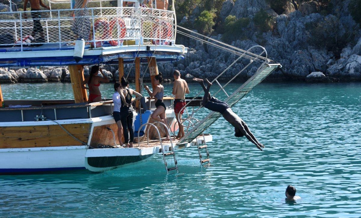 Ekim ayında Rus turistler Kekova’ya akın ediyor