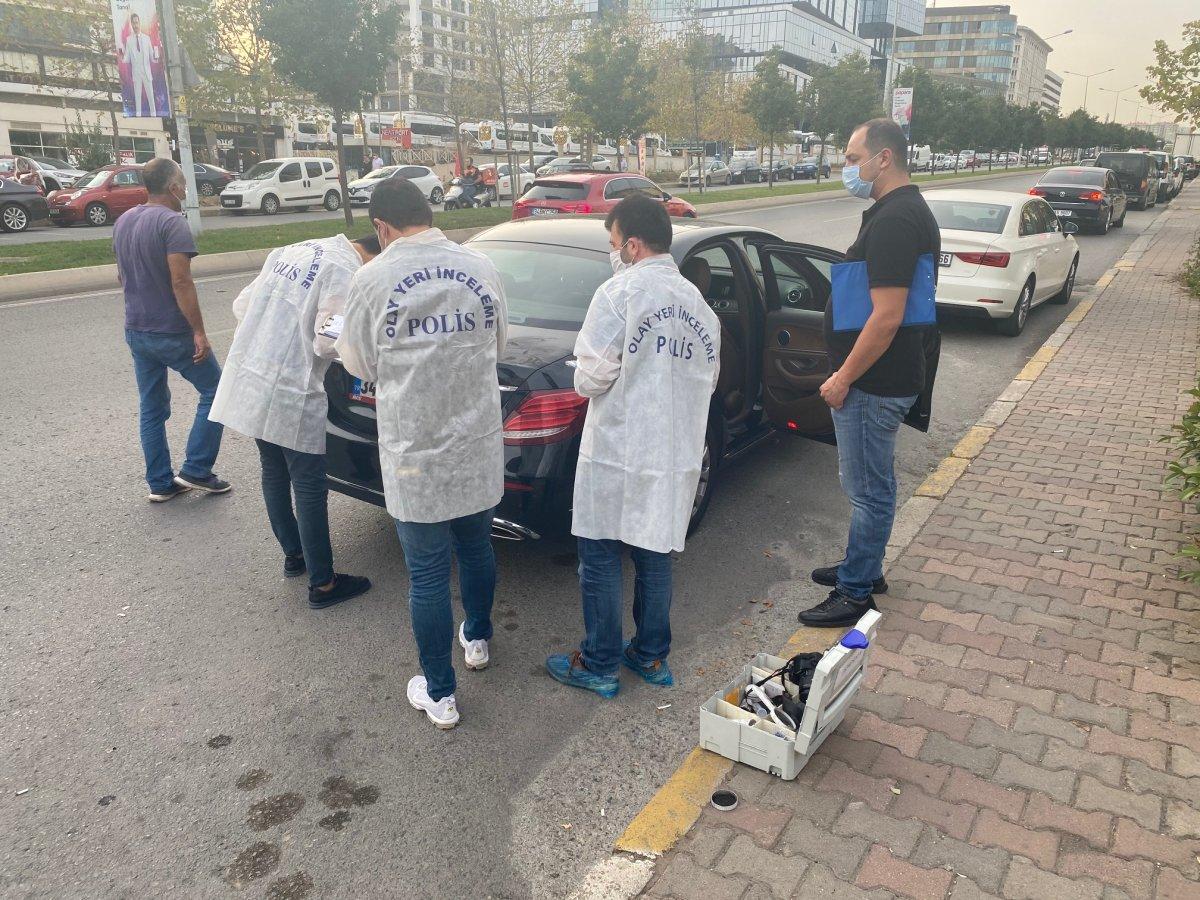 Pendik'te lüks otomobilin bagajından 70 bin dolar çalındı
