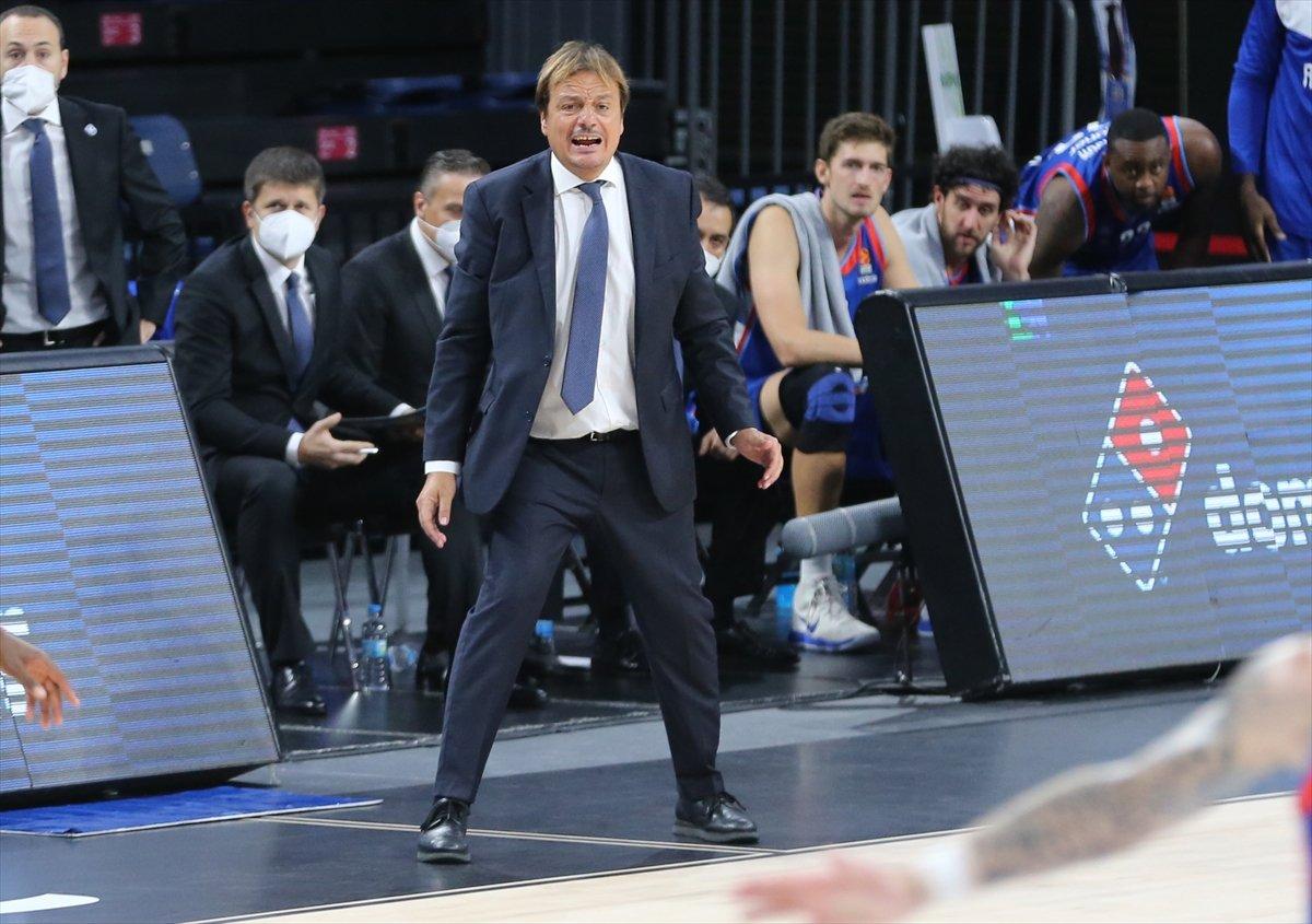 Fenerbahçe Euroleague'de Anadolu Efes'i mağlup etti