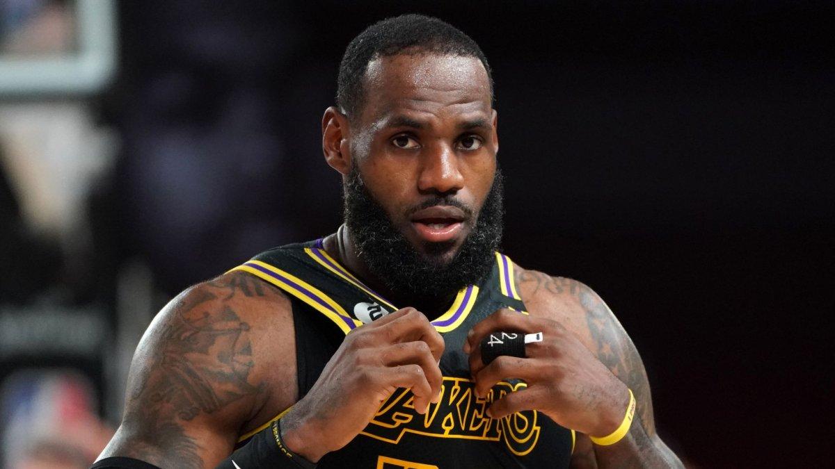 Bayless: LeBron'un bu yılki yüzünü kübik zirkondan yapsınlar