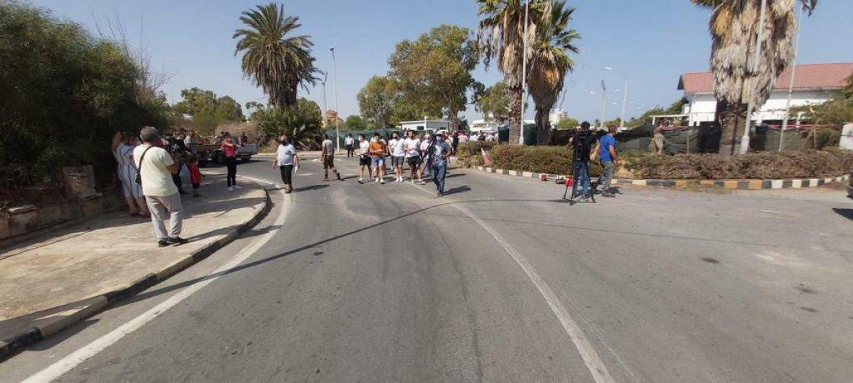 46 yıldır kapalı olan Maraş sahili açıldı