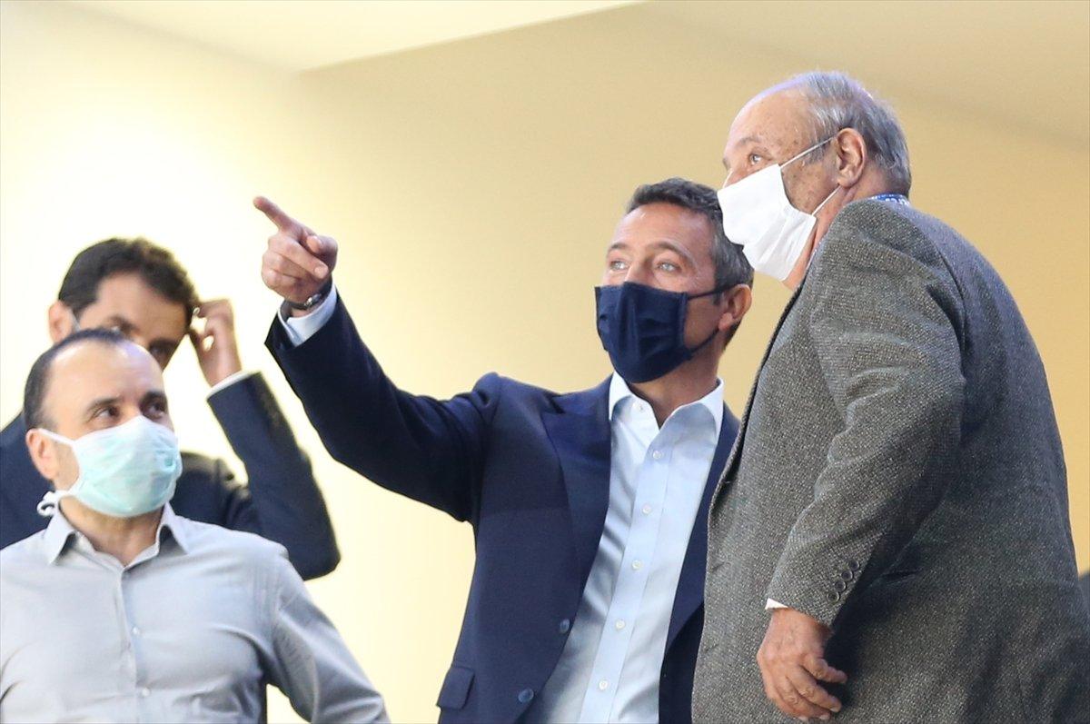 Fenerbahçe Euroleague'de Anadolu Efes'i mağlup etti