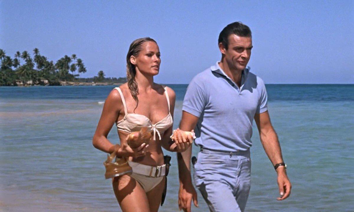 Ursula Andress’in giydiği bikini 500 bin dolara satılacak