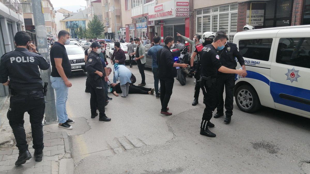 Bolu'da park kavgasında gözaltına alınmamak için direndi