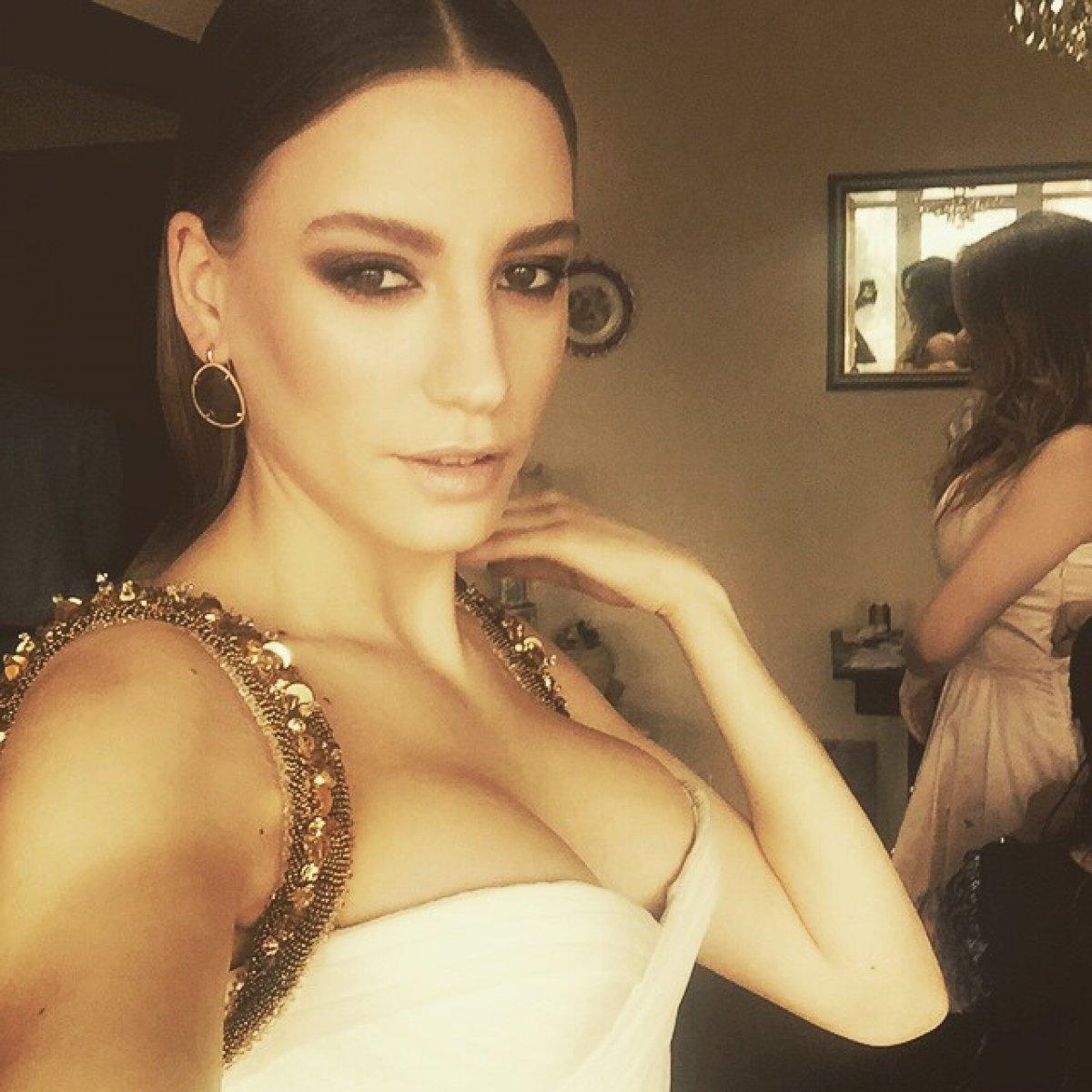 Serenay Sarıkaya, göğüs estetiği için hastaneye yattı
