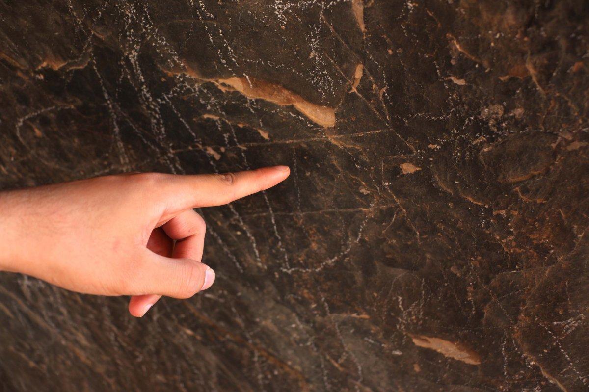 Adıyaman'da tarihi mağara defineciler tarafından tahrip edildi