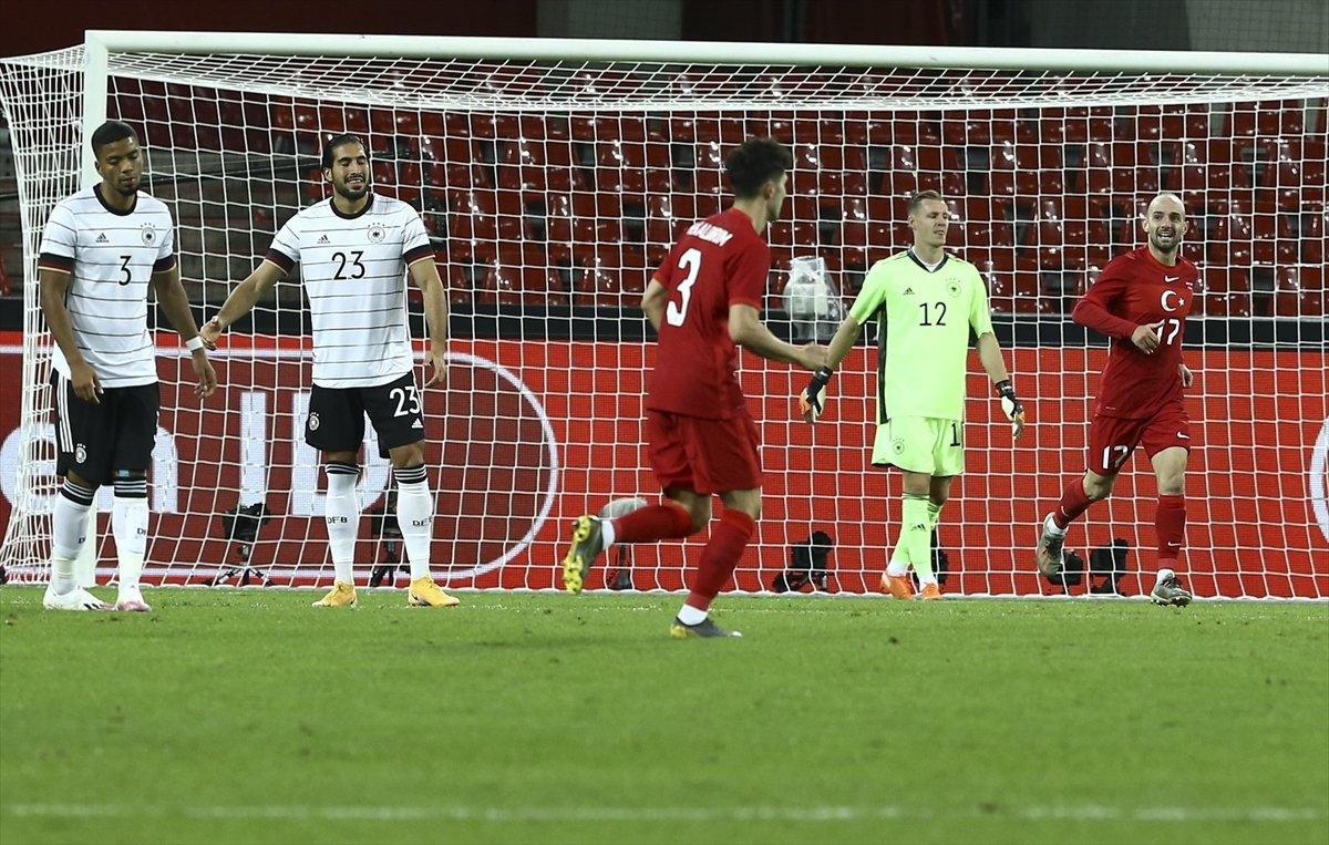 Efecan Karaca: Hayalimi gerçekleştirdim