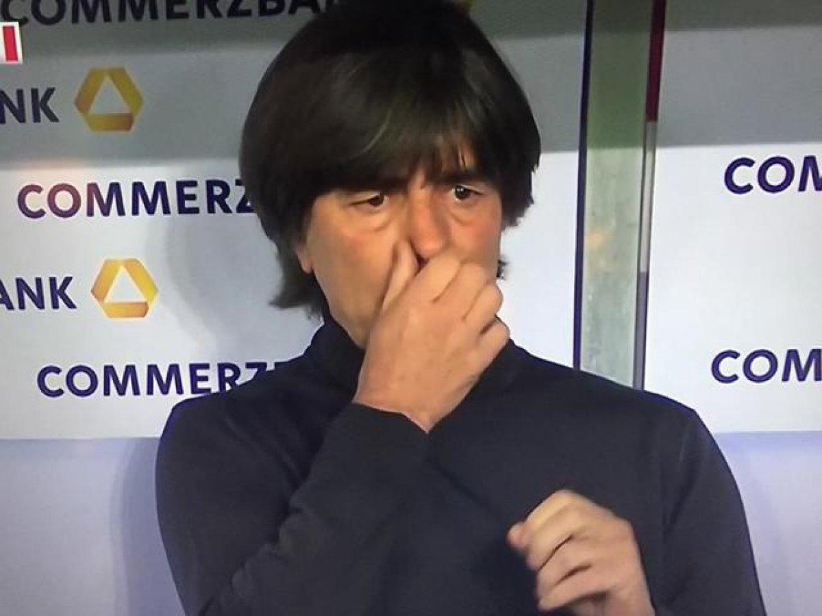 Joachim Löw yine burnunu karıştırdı