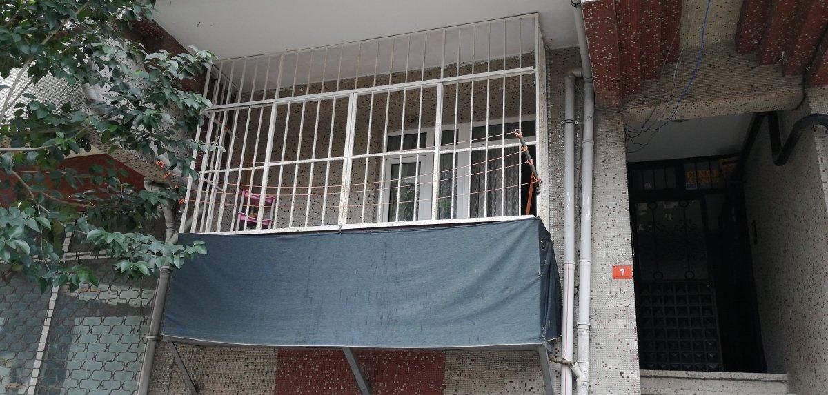 Bağcılar'da balkonda çamaşır asan kadın kafasından yaralandı