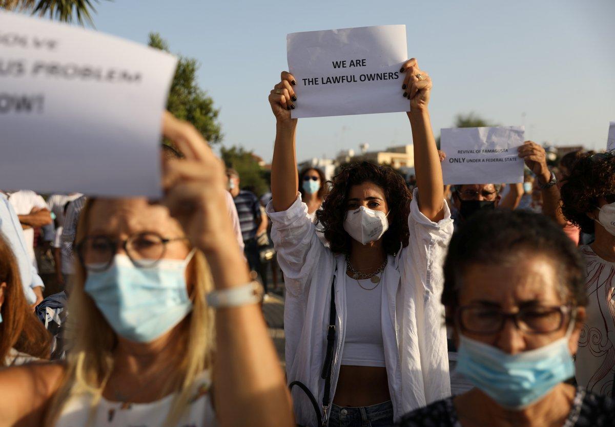 Kıbrıs'ta Rumlar, Maraş'ın açılmasını protesto etti