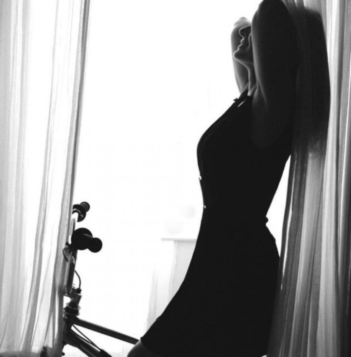 Hatice Aslan'dan cesur pozlar