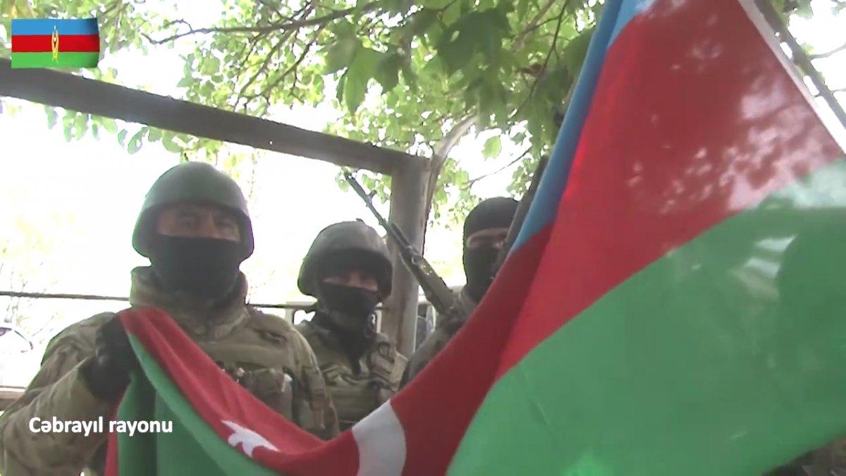 Azerbaycan bayrağı, işgalden kurtarılan Cebrail'de dalgalanıyor