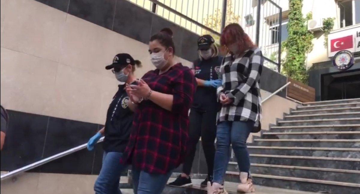 İstanbul’da erkekleri gasbeden yabancı uyruklu iki kadın İzmir’de yakalandı