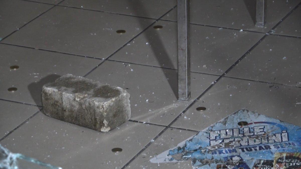 Bursa'da saniyeler içinde market soydular